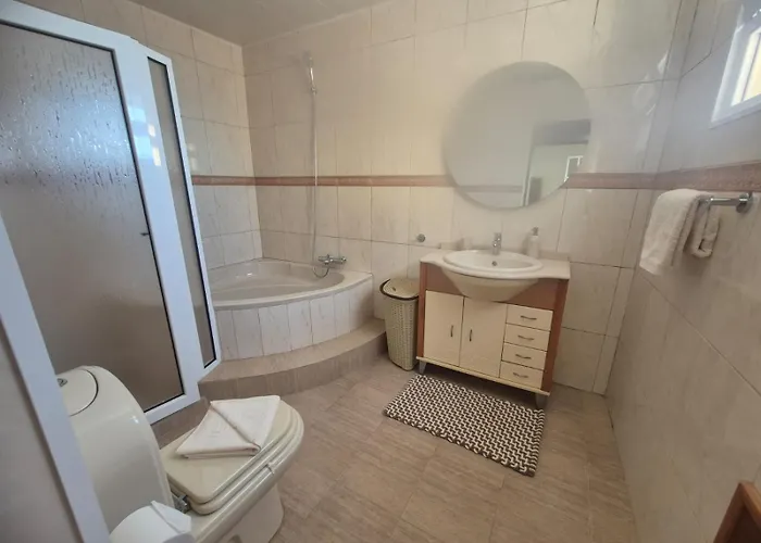 Pedro, Big House * Calheta (Madeira)